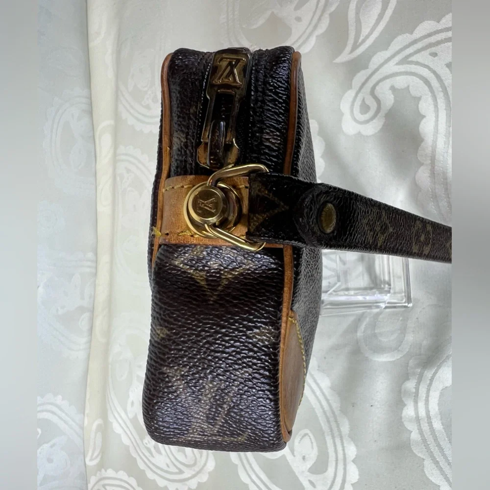7011: Louis Vuitton Monogram Marly Dragonne GM Wristlet Clutch Vintage